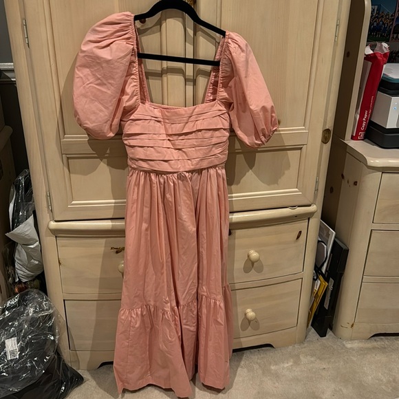 Abercrombie & Fitch Dresses & Skirts - Abercrombie & Fitch Pink Maxi Dress with Puff Sleeves